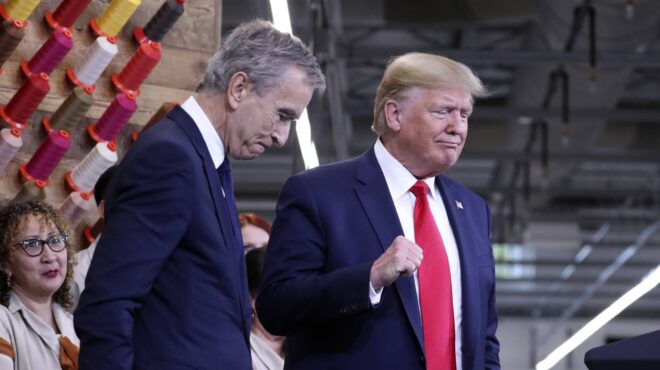 βήχει-ο-τραμπ-αρρωσταίνουν-οι-γαργαλι-563570044