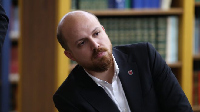 γάλλος-υπεξ-κίνηση-μάρκετινγκ-η-30ωρη-563574211