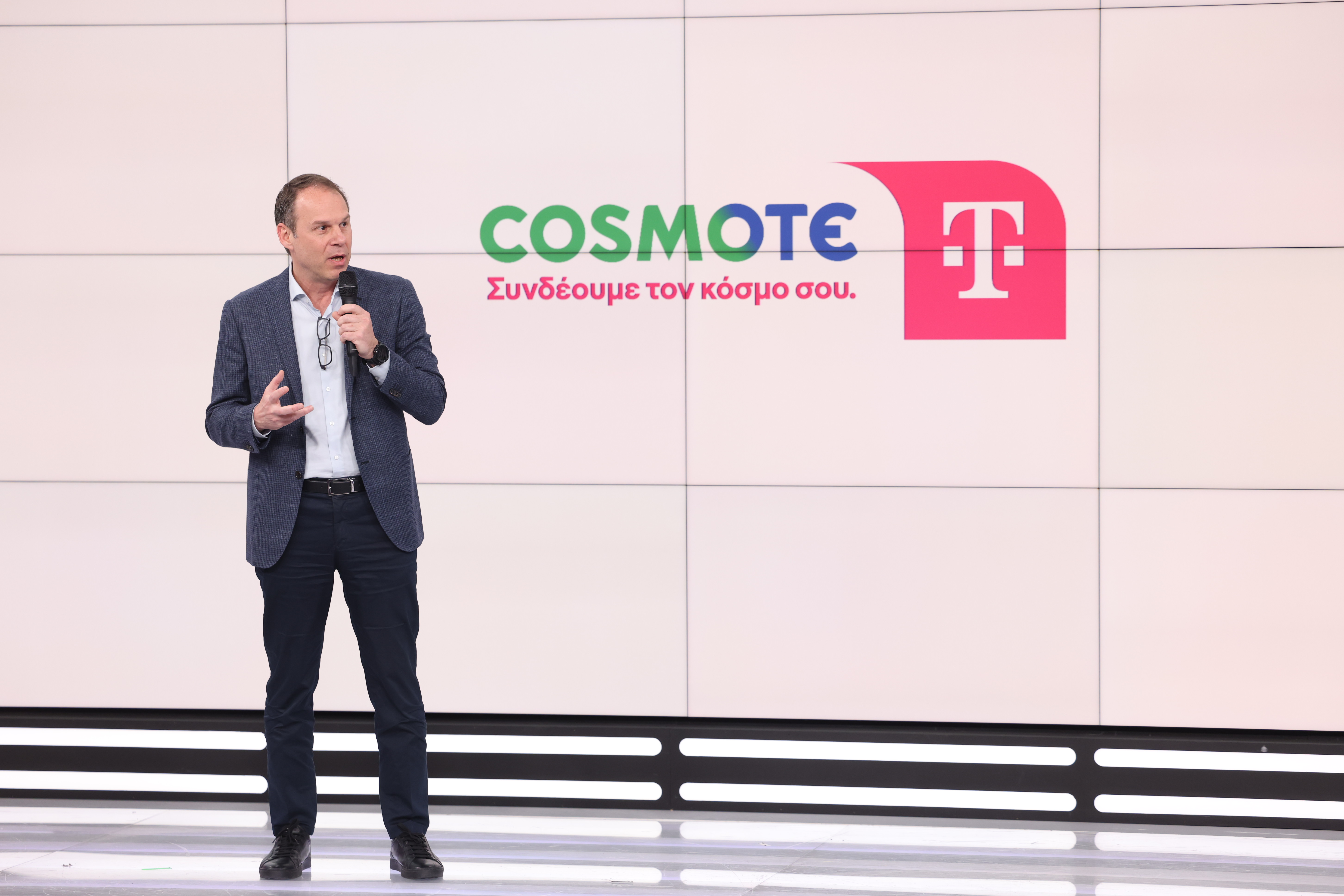 COSMOTE TELEKOM: Νέα εποχή δυνατοτήτων με διεθνή προσανατολισμό-1