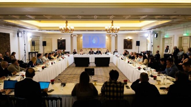 δέκα-χρόνια-οικονομικό-φόρουμ-των-δελ-563544703