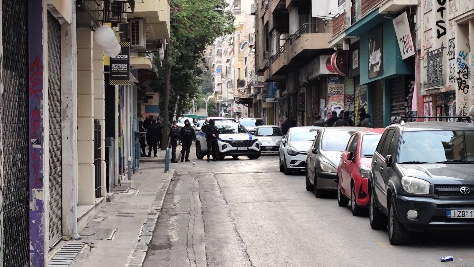 Εξάρχεια: Επιχείρηση της ΕΛ.ΑΣ. σε κτίριο που τελεί υπό κατάληψη-1