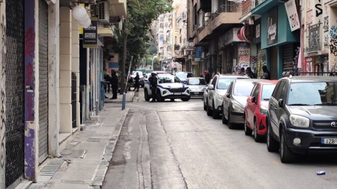 εξάρχεια-επιχείρηση-της-ελ-ασ-σε-κτίρι-563564863