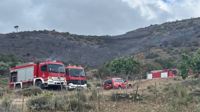 χωρίς-ενεργό-μέτωπο-η-φωτιά-στην-κερατ-563586028