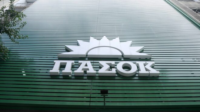 πασοκ-κατά-μητσοτάκη-η-πολιτική-προστ-563578258