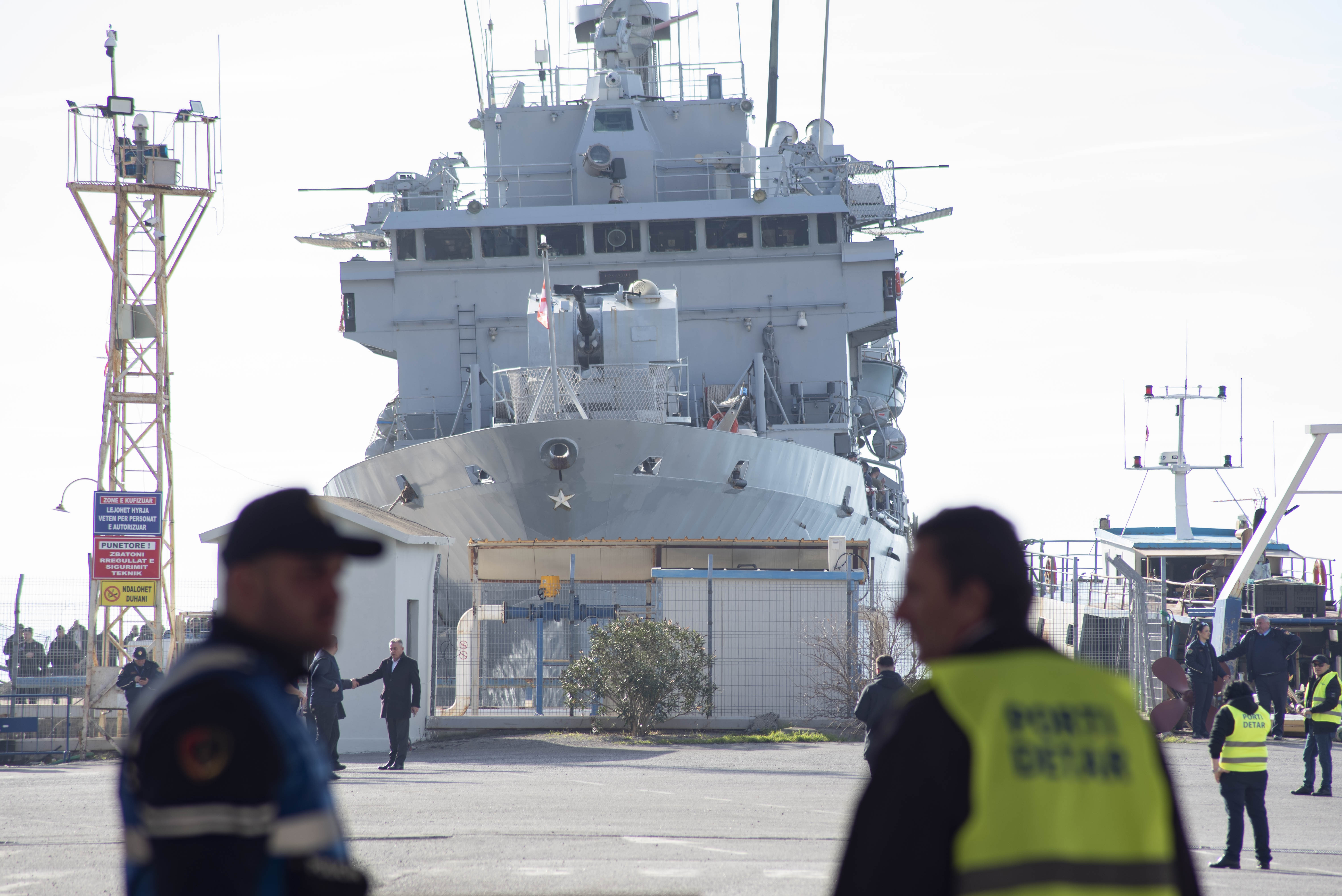 Η οδύσσεια ενός μετανάστη από την Ιταλία στην Αλβανία: Σε συμπληγάδες το σχέδιο ασύλου της Μελόνι-3