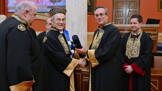 επίτιμος-διδάκτωρ-του-εκπα-αναγορεύθ-563554843