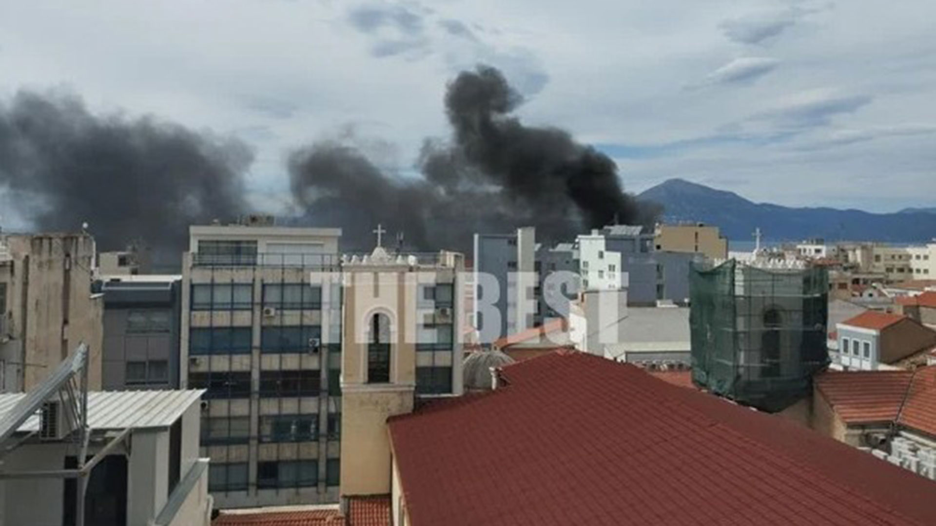 Πάτρα: Φωτιά σε κατάστημα στο κέντρο της πόλης-1