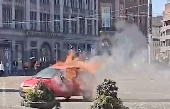 αμστερνταμ-εκρηξη-αυτοκινήτου-σε-κεν-563546893