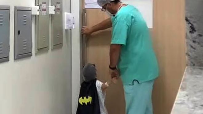 ο-γιατρός-που-κάνει-τα-παιδιά-να-νιώθου-563567758