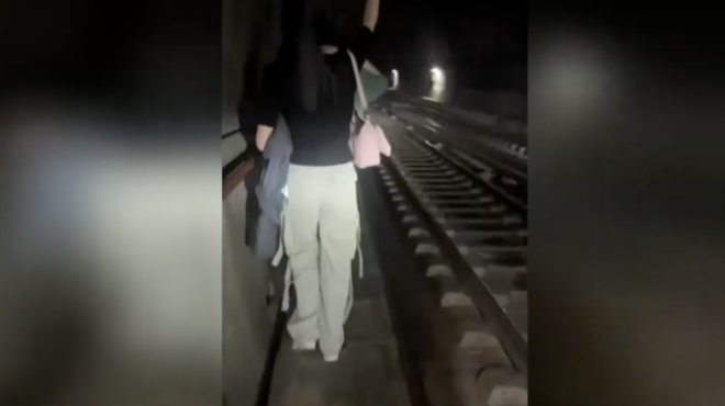 μετρό-βίντεο-από-την-εκκένωση-συρμού-563584141