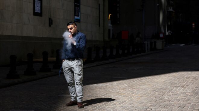 ηπα-κάθετη-μείωση-του-καπνίσματος-μετ-563584309