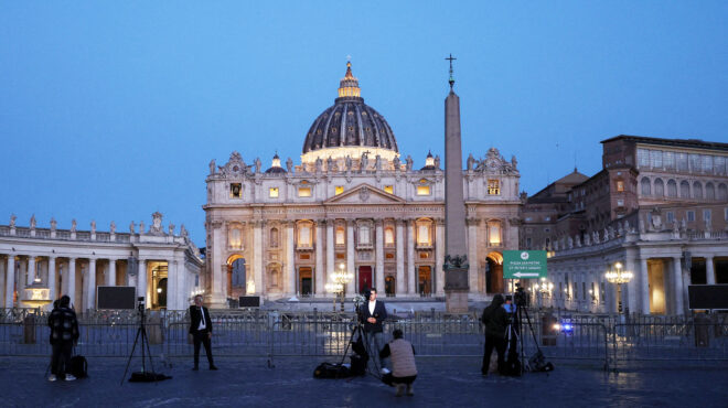 εντός-και-εκτός-από-τους-πάπες-πολεμισ-563576014