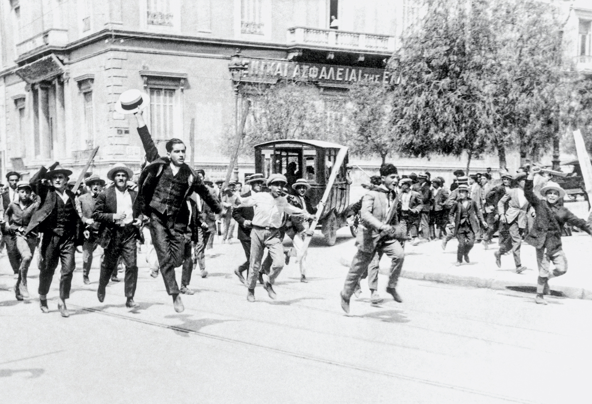 Διαβάστε στην «Καθημερινή της Κυριακής»-5
