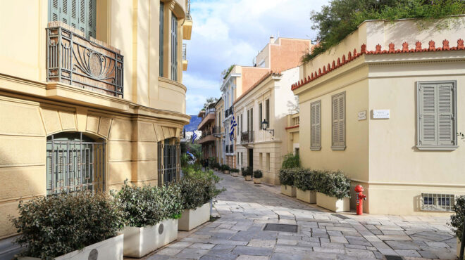 υπό-εξέταση-το-airbnb-στην-πλάκα-563546413