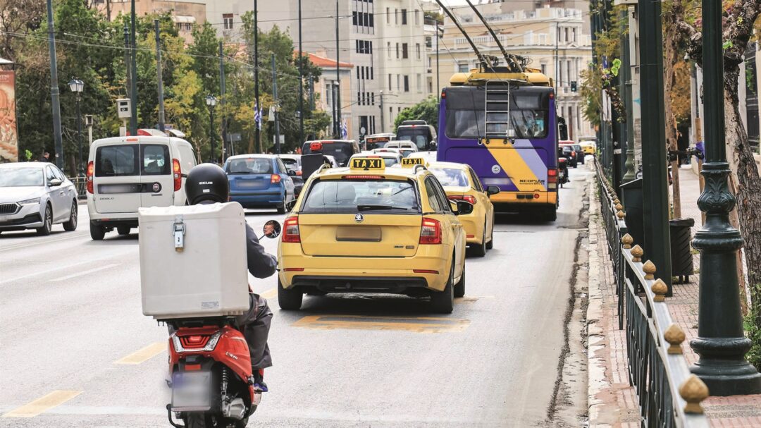 η-δύσκολη-συνύπαρξη-λεωφορείων-και-τα-563547538