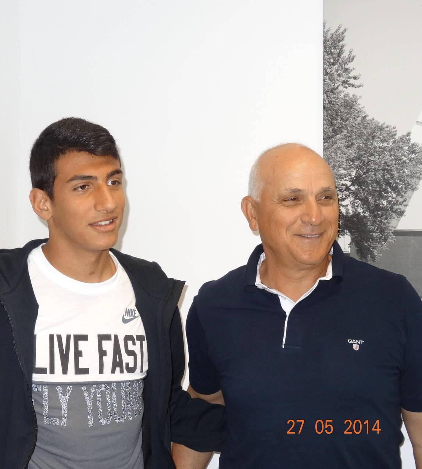 Βαγγέλης Παυλίδης: Ο μικρός από τους Bebides έγινε «Bailaridis»-1