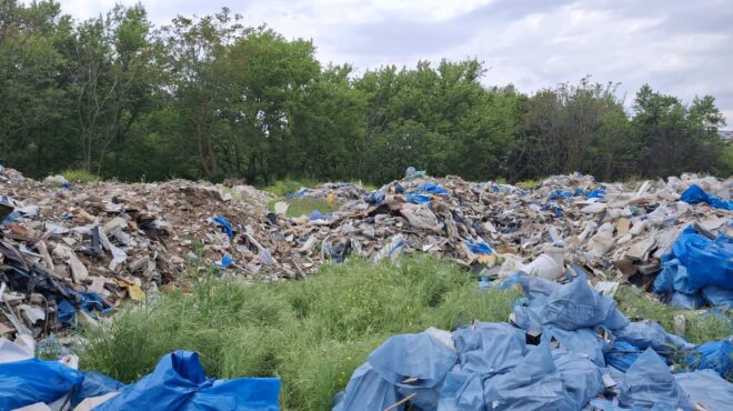 απορρίμματα-από-το-τζάνειο-στην-κοίτη-563585272