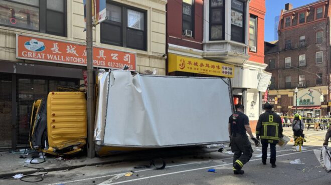 βοστώνη-φορτηγό-έπεσε-σε-κτίριο-στην-τ-563543341