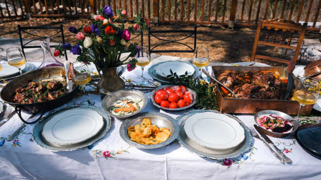 μπίρα-τσίπουρο-ή-ούζο-τι-θα-πιούμε-στο-563555395