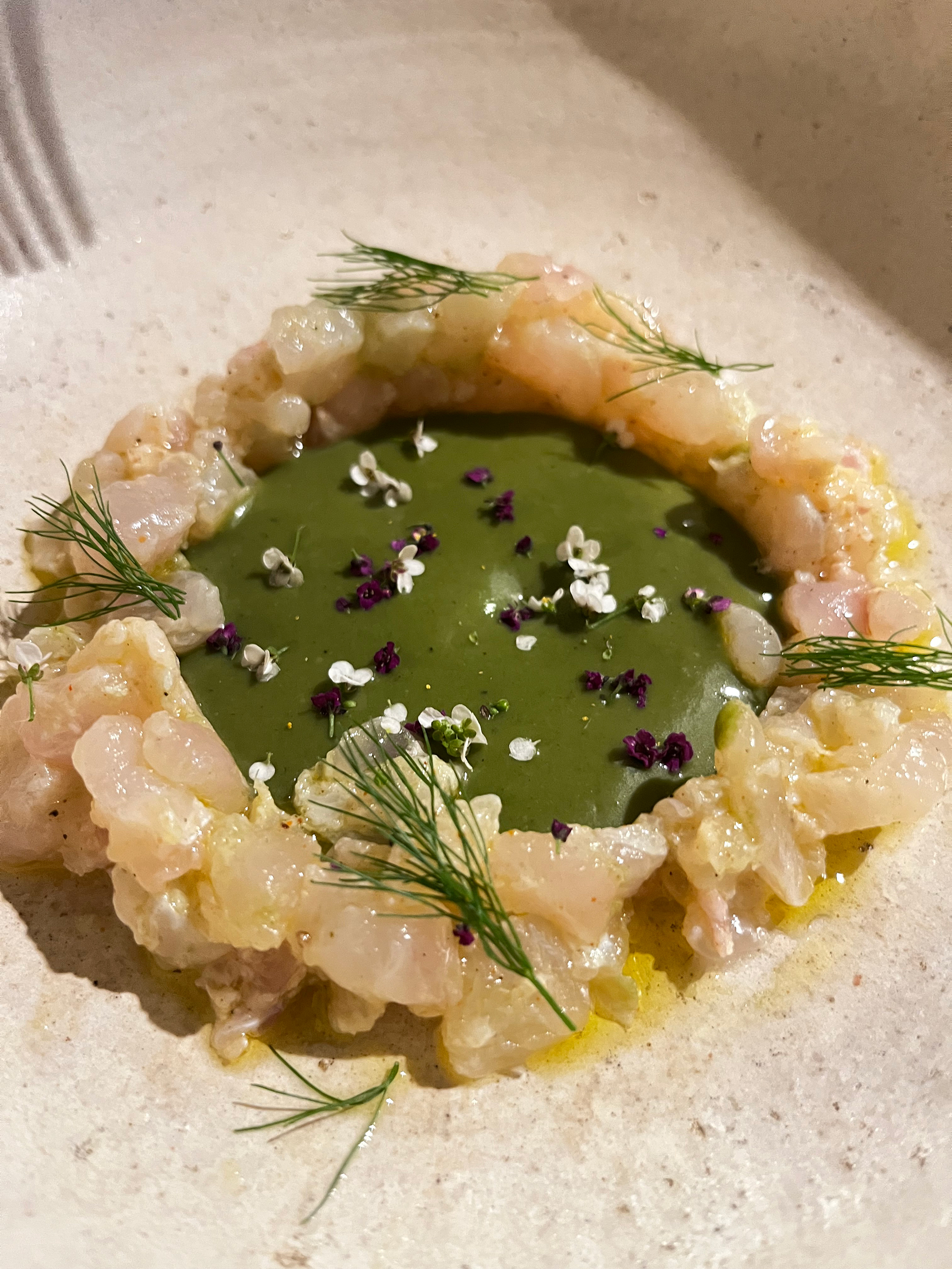 Aκρα: ένα κατσαρόλι με καπόνι-2