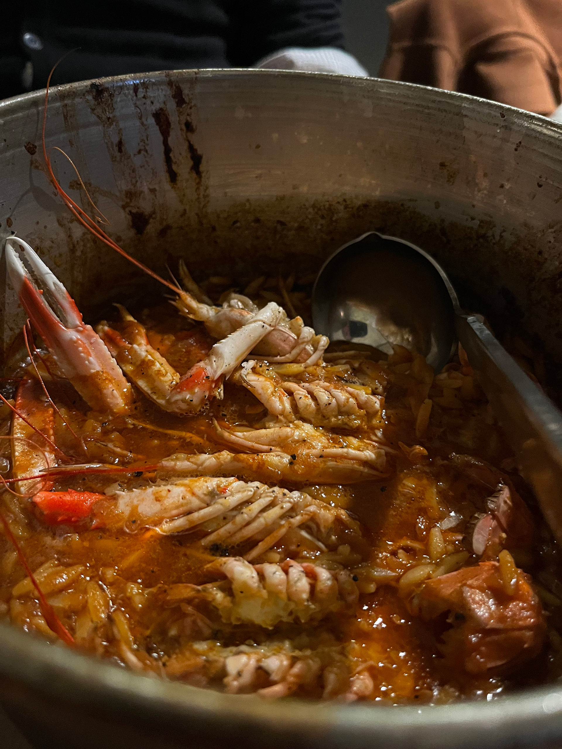 Aκρα: ένα κατσαρόλι με καπόνι-3