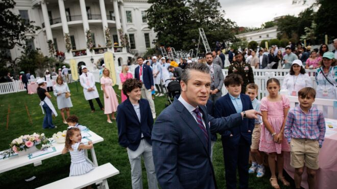 ηπα-τρίζει-η-καρέκλα-του-πιτ-χέγκσεθ-με-563575558