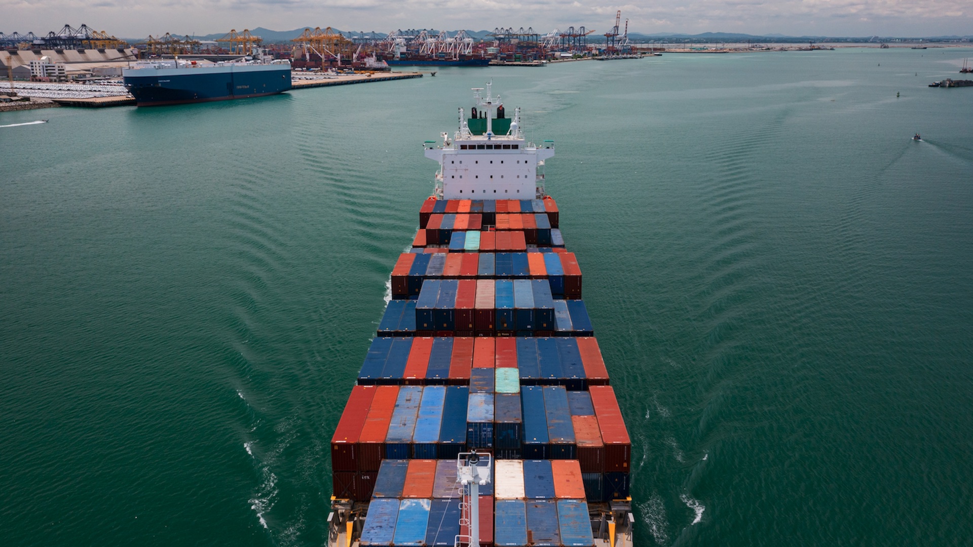 Δασμοί Τραμπ: «Πόλεμος» με το Πεκίνο, ανακωχή με τους υπολοίπους-2