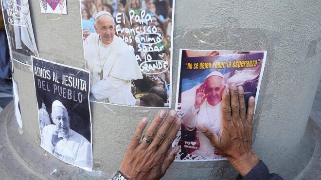 ο-πάπας-ως-σάρκινος-άνθρωπος-563583415