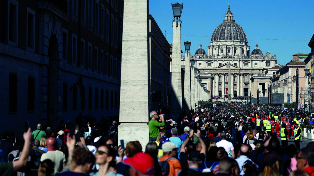 τελευταίος-ασπασμός-στον-φραγκίσκο-563583469