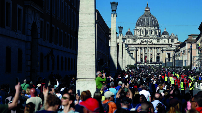 τελευταίος-ασπασμός-στον-φραγκίσκο-563583469