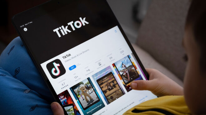 παραπλανητικά-περίπου-τα-μισά-βίντεο-563556916