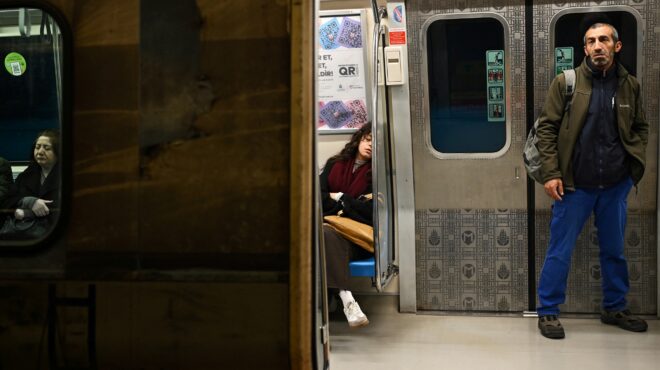 οι-δεσμώτες-και-οι-πελάτες-563550511