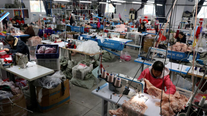 καμπανάκι-ποε-για-τον-εμπορικό-πόλε-563556643