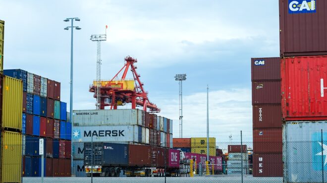 δασμοί-σε-νέα-φάση-ο-εμπορικός-πόλεμος-563552107