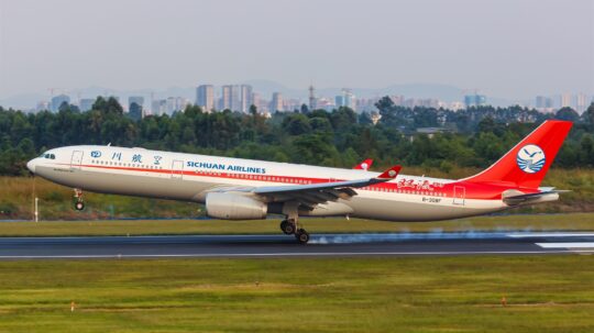 Προσγειώνεται Αθήνα η Sichuan Airlines