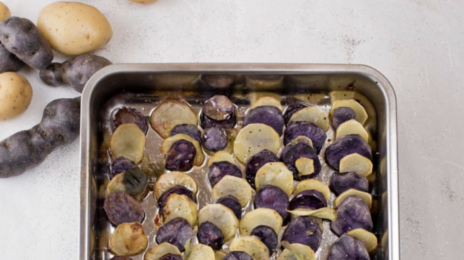 πατάτες-χρωματιστές-φουρνιστές-με-βο-563557054