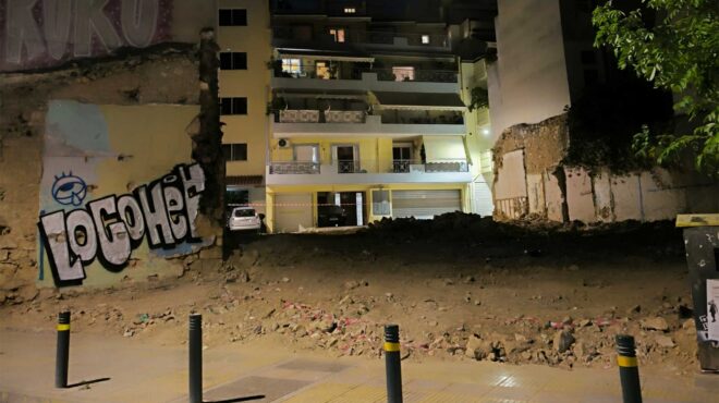 οι-μονοκατοικίες-γκρεμίζονται-οι-γει-563565436