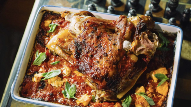 κατσικάκι-φούρνου-με-σκόρδο-πάπρικα-κ-563559244