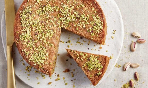 κέικ-με-φυστίκι-και-αμύγδαλο-χωρίς-αλε-563585986