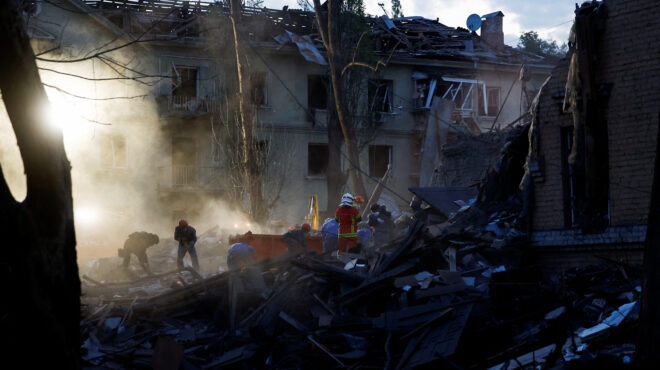 ρωσικό-σφυροκόπημα-στο-κίεβο-τουλάχι-563577931