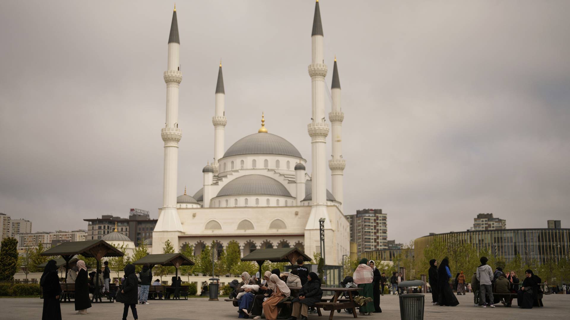 Κωνσταντινούπολη: Πάνω από 150 οι τραυματίες του σεισμού – Πηδούσαν από κτίρια για να σωθούν-1