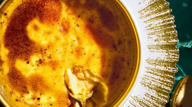 κρέμα-βανίλια-στον-φούρνο-με-άρωμα-μοσ-563583862