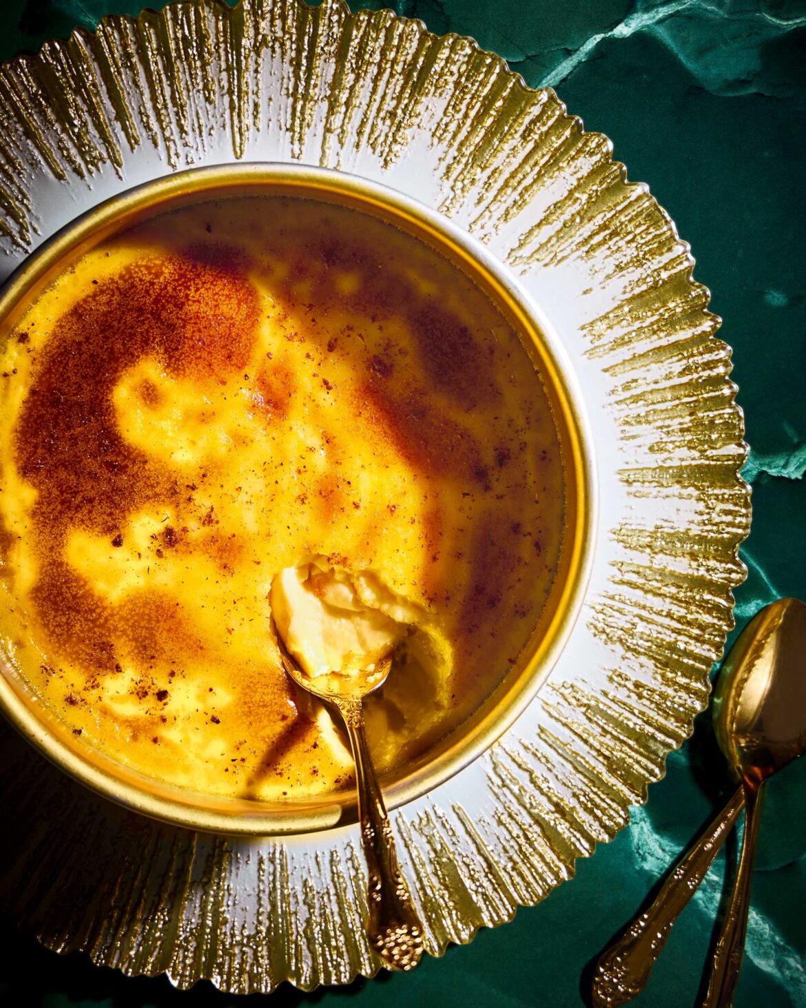 κρέμα-βανίλια-στον-φούρνο-με-άρωμα-μοσ-563583862