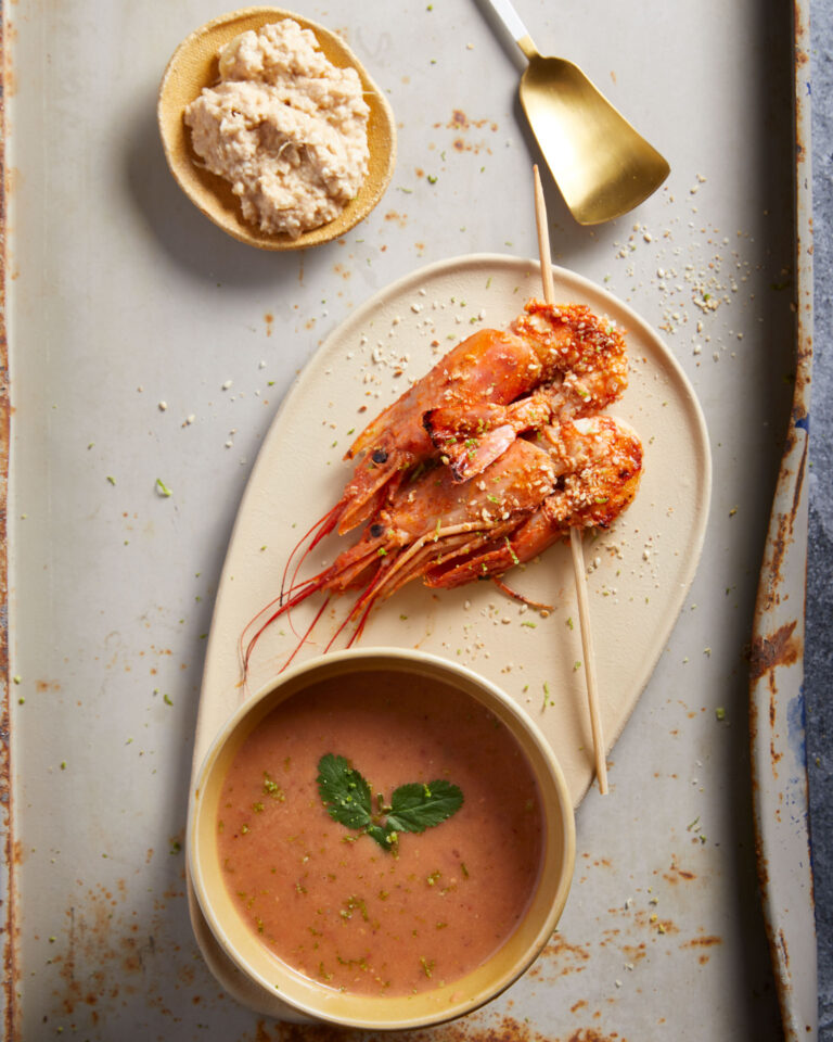 κρύα-άλαδη-σούπα-φρούτων-με-ψητές-γαρί-563548222