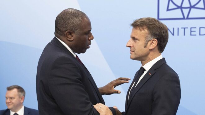 λονδίνο-βρετανία-και-γαλλία-βρίσκοντ-563589205