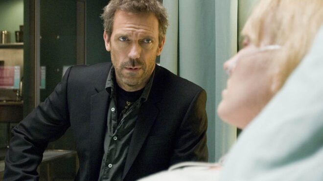 πόσο-απέχει-ο-dr-house-από-το-χειρουργείο-της-563558797