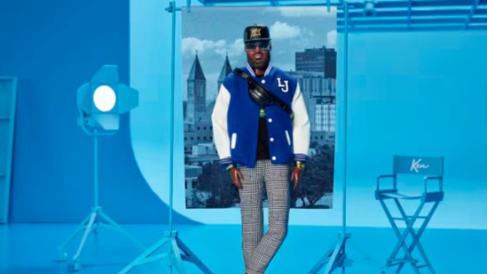 Ο ΛεΜπρόν μπαίνει στον κόσμο της Barbie-2