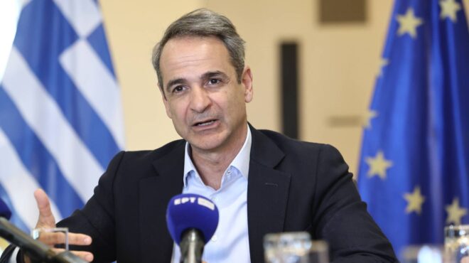 κυρ-μητσοτάκης-επιστρέφουμε-με-μόνιμ-563583901