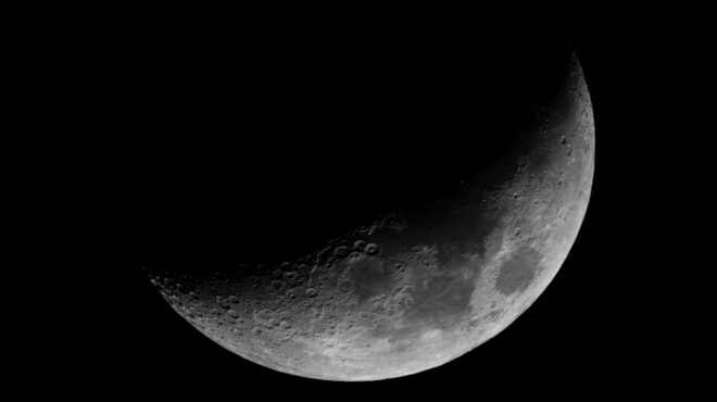 ενας-αστεροειδής-δίνει-ραντεβού-με-563549404