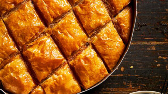 μπακλαβάς-με-καρύδι-ταχίνι-και-κομμάτ-563562589